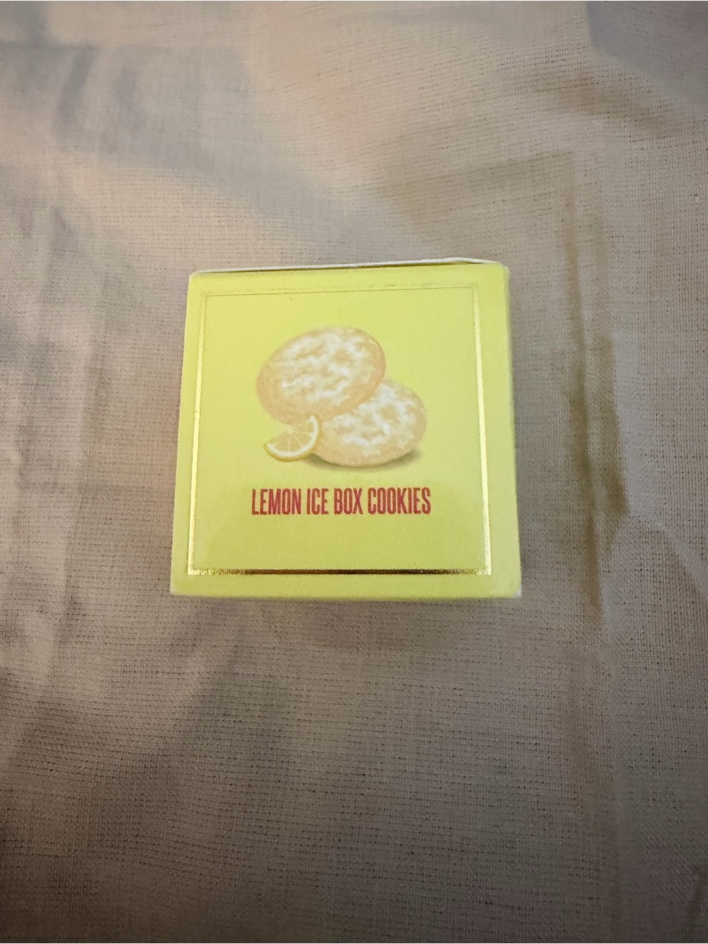 Jeffree Star Cosmetics Lemon Ice Box Cookies Velour Lip Scrub